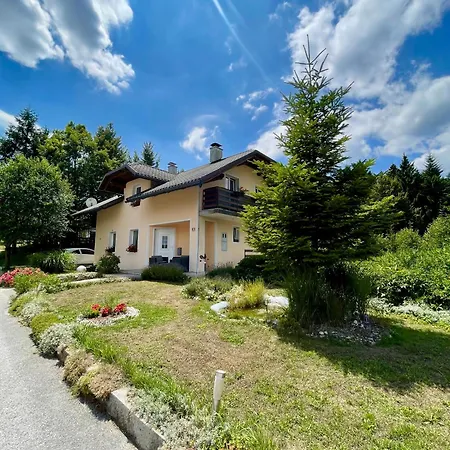 Apartmán Quiet Forest Retreat With Pool *