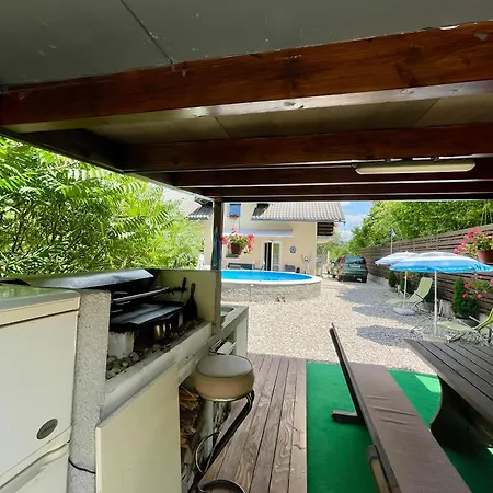 Quiet Forest Retreat With Pool * Borovnica