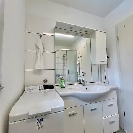 Quiet Forest Retreat With Pool * Borovnica