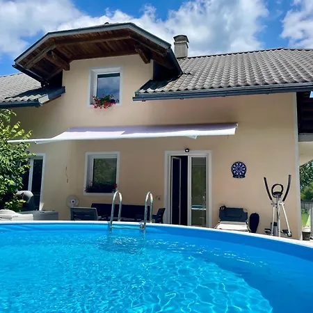 Apartmán Quiet Forest Retreat With Pool