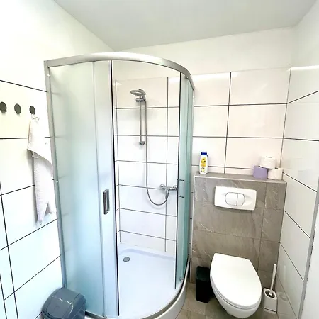 Quiet Forest Retreat With Pool Apartmán *