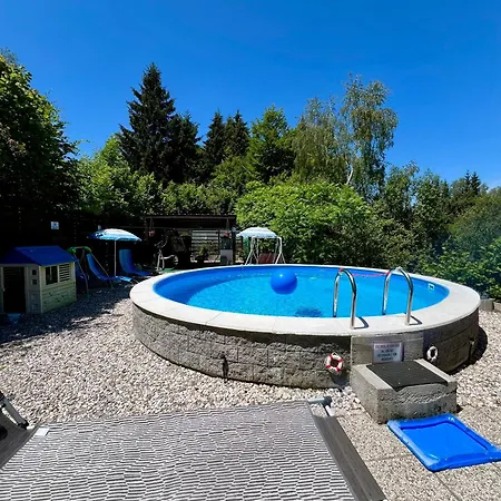 Apartmán Quiet Forest Retreat With Pool
