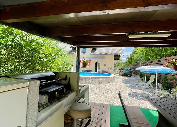 Quiet Forest Retreat With Pool * Borovnica