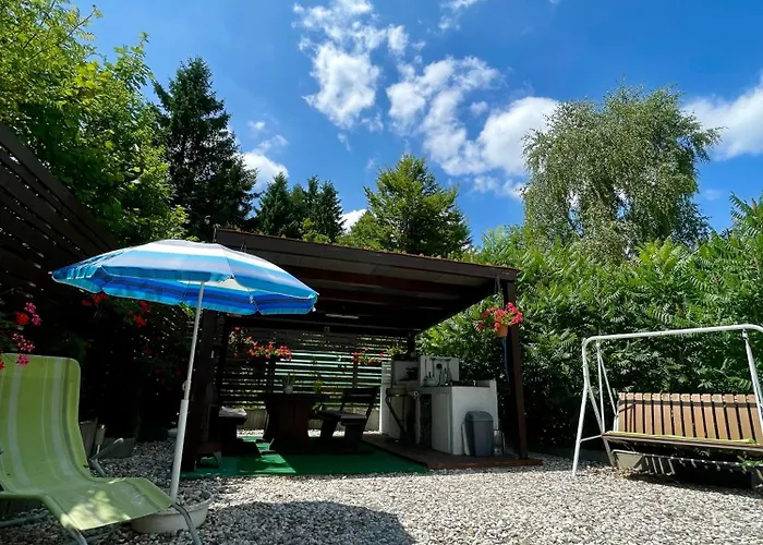 Quiet Forest Retreat With Pool Appartamento Borovnica