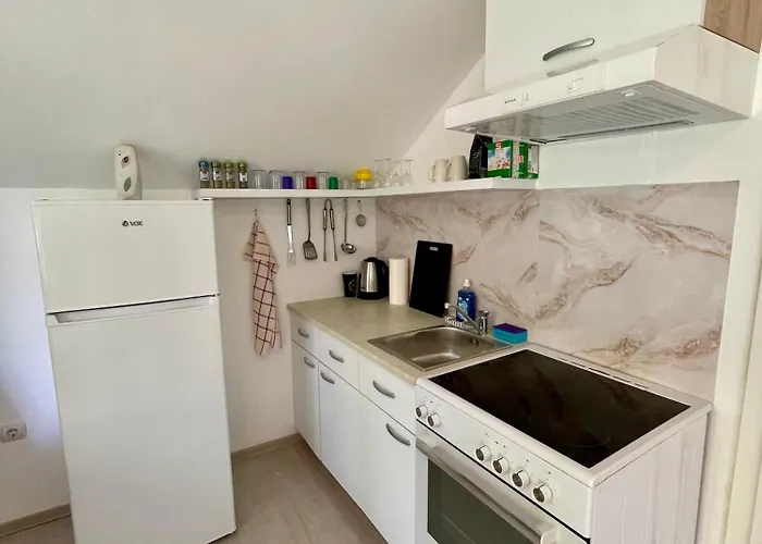 Appartamento Quiet Forest Retreat With Pool Borovnica